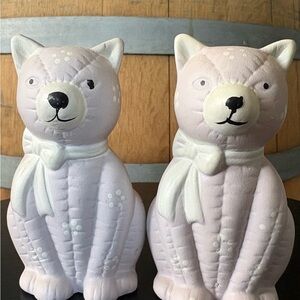 Charming Vintage Cat Salt and Pepper Shakers in Soft Lilac